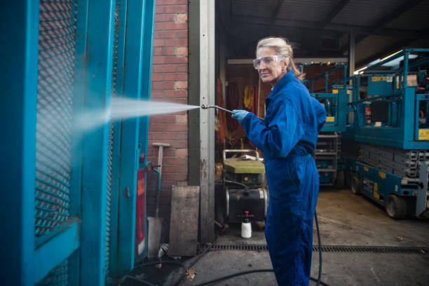 Best Gas Station Cleaning  in Center Hill, FL